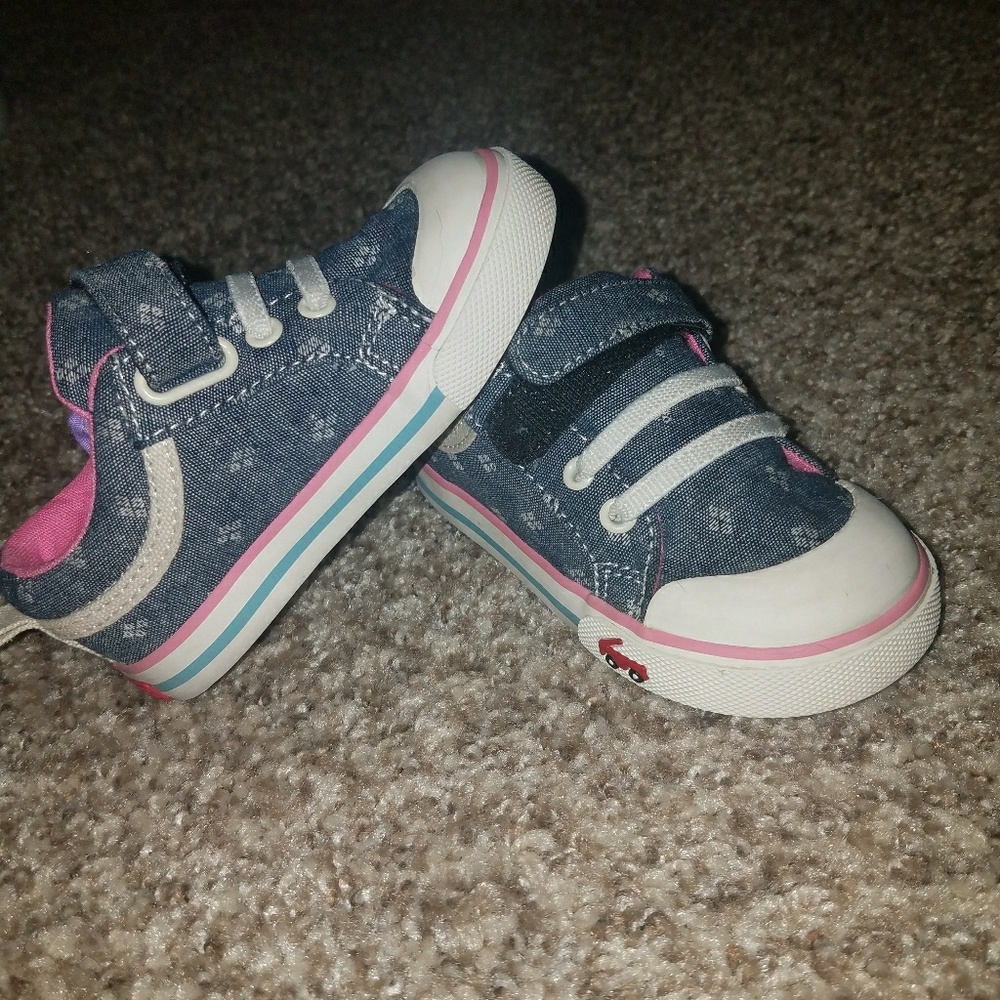 See Kai Run shoes size 6